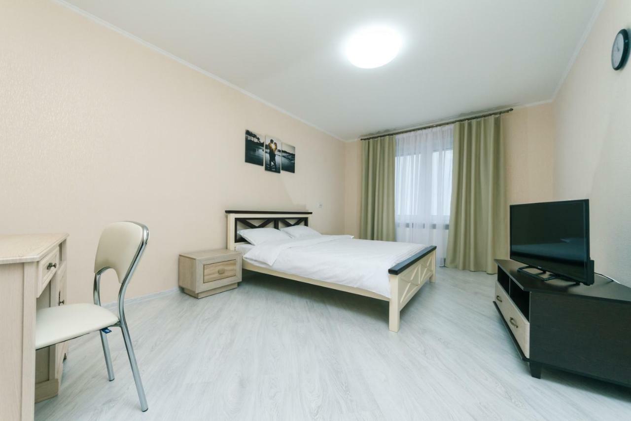Видовая Квартира Yaroslavichi-2 Vyshhorod Buitenkant foto