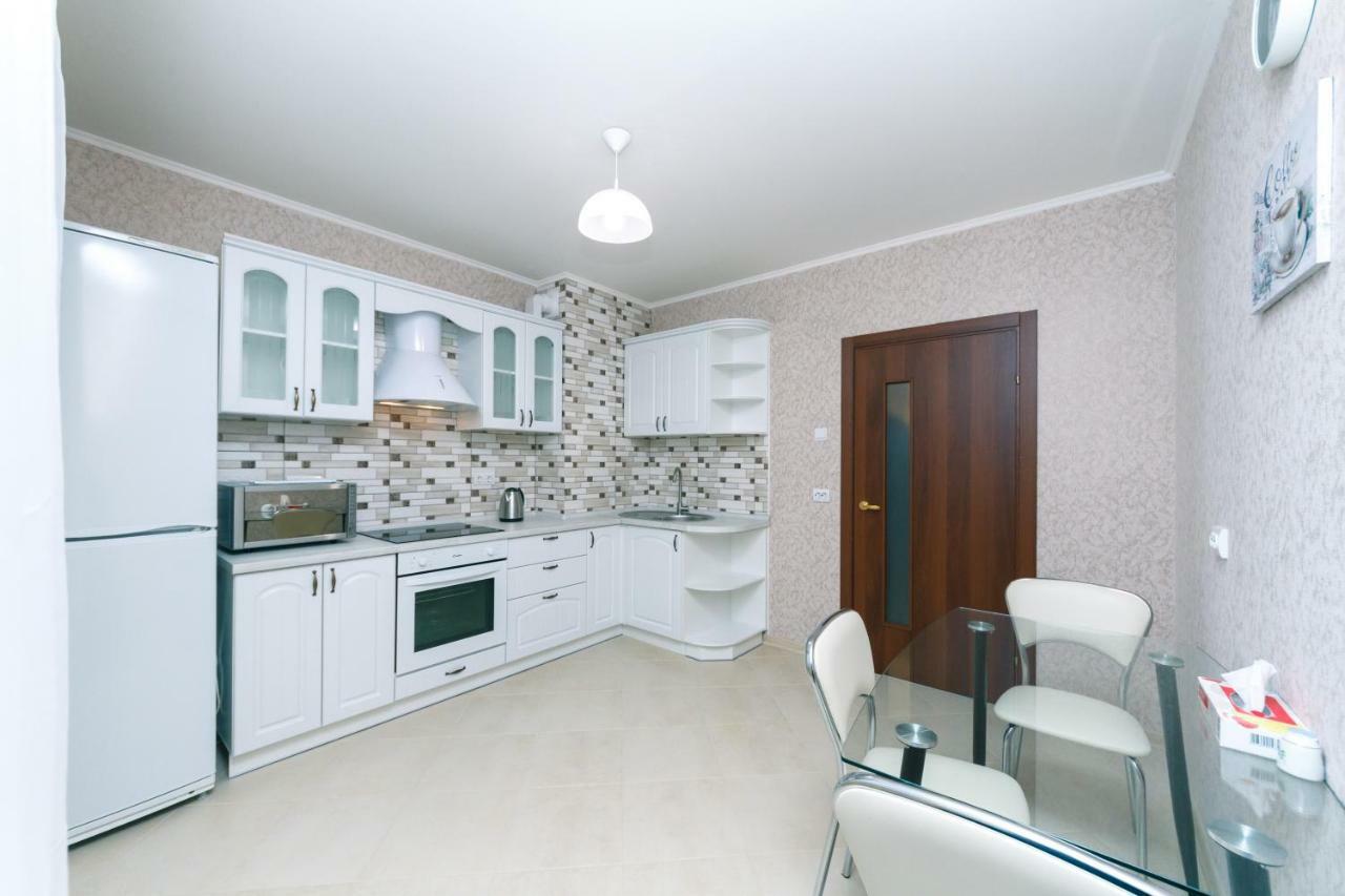 Видовая Квартира Yaroslavichi-2 Vyshhorod Buitenkant foto