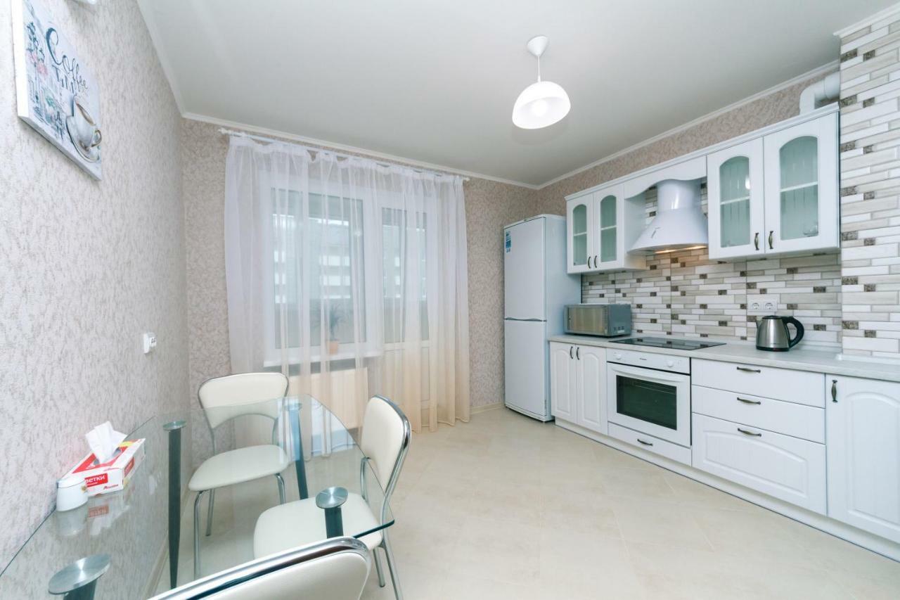 Видовая Квартира Yaroslavichi-2 Vyshhorod Buitenkant foto